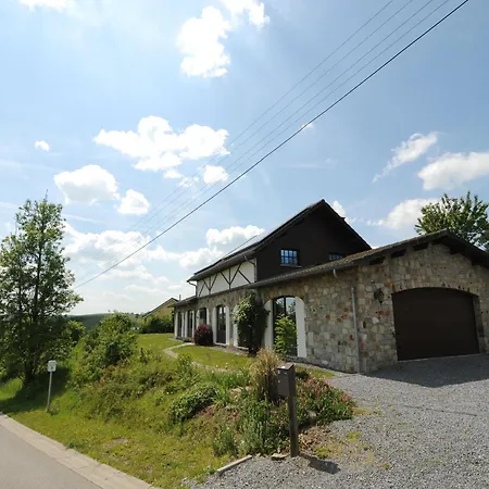 Ferienhaus Five-bedroom In Somme-Leuze