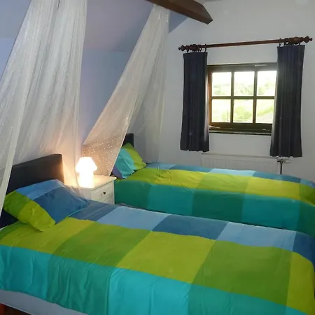 Ferienhaus Five-bedroom In Somme-Leuze