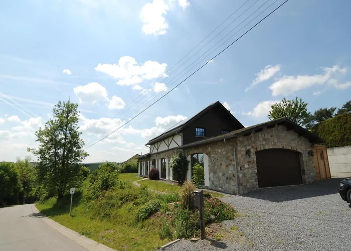 Hébergement de vacances Five-bedroom In Somme-Leuze